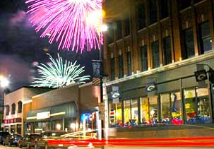 Image: Fireworks over Broadway Street in Green Bay, Wis. (Courtesy of the Greater Green Bay Convention & Visitors Bureau)