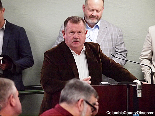 County  Commission Chairman Tim Murphy